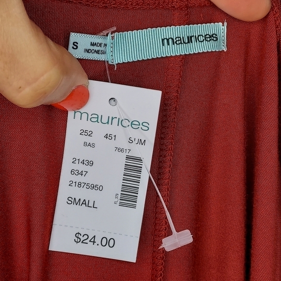 Maurices 24/7 tee high low hem short sleeve scoop neck crimson red maroon S - Picture 5 of 7